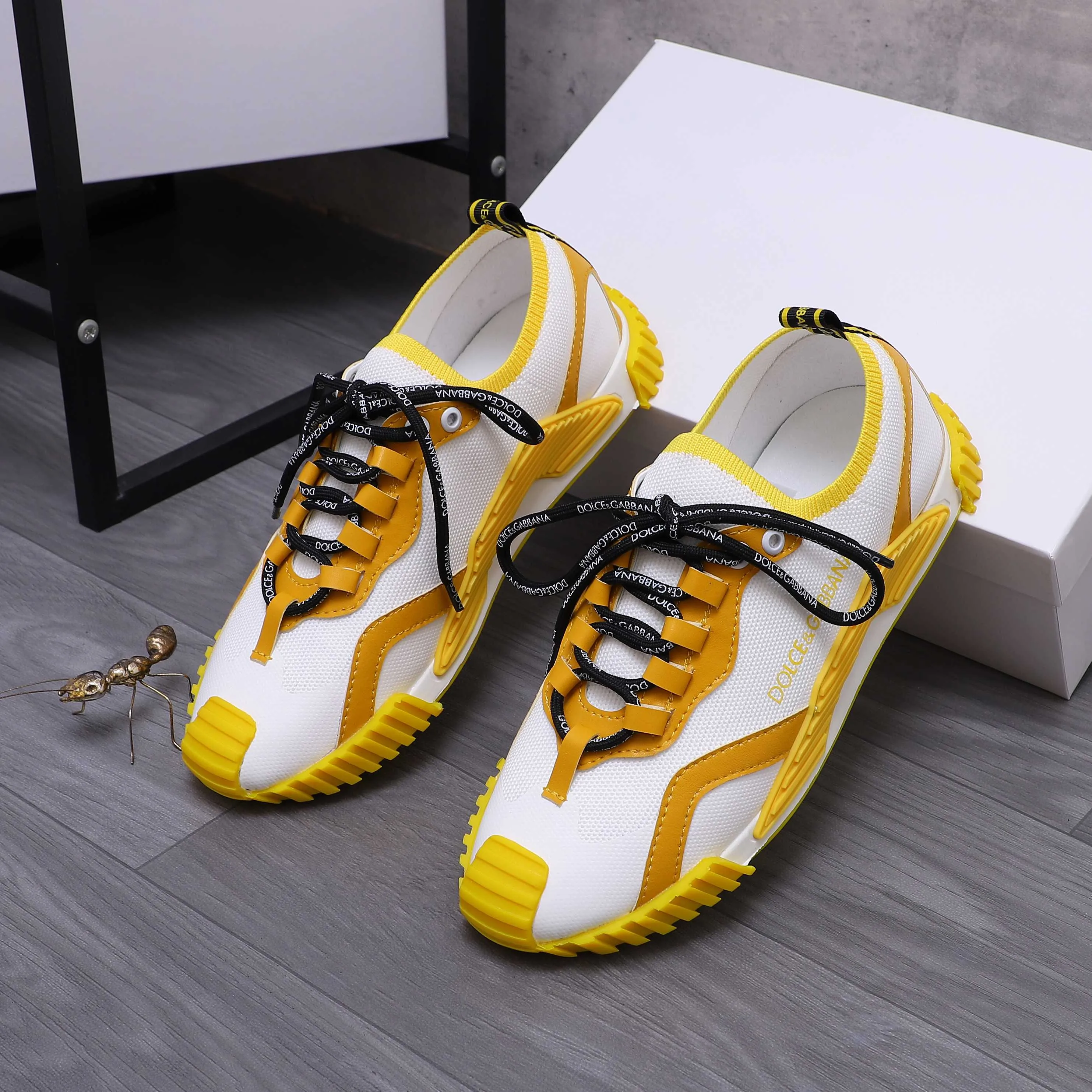 Men's shoes💰442 Product trademark: DG (Dolce & Gabbana) couple's casual shoes Regular size: 35-46 Product materials: Selected cowhide stitching fly woven upper, cowhide insole, original outsole